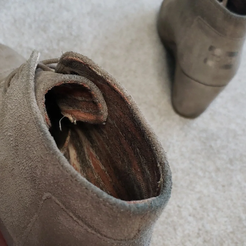 Tom's Kala suede wedge bootie Desert‎ Taupe lace-up